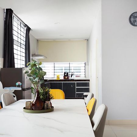 Villa Desaru 37M7 Morandi Colour Theme By Joyfully Exterior foto